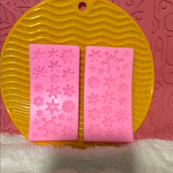 Lot of 9 Pottery Texture Mats Assorted Silicone Molds in Pink, Yellow, and Gray - Picture 7 of 10